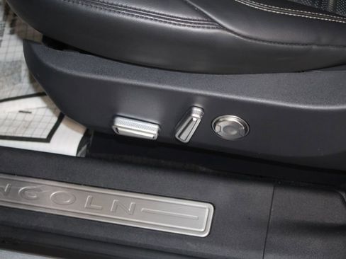 Used 2024 Lincoln Nautilus Reserve image 24