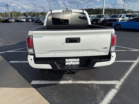 Used 2023 Toyota Tacoma TRD Off-Road image 5