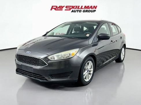 Used 2018 Ford Focus SE FWD image 3