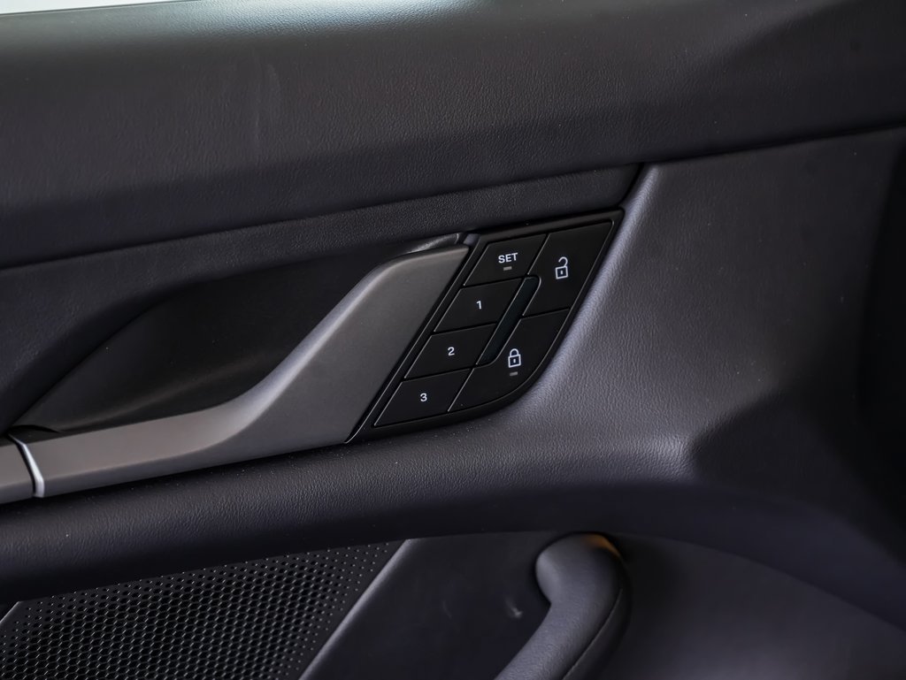 Certified 2026 Porsche Taycan AWD/4WD image 13