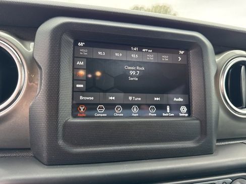 Used 2019 Jeep Wrangler Unlimited Sahara image 20