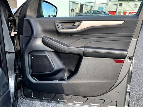 Used 2022 Ford Escape SE FWD image 22