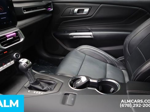 Used 2025 Ford Mustang Premium RWD image 32