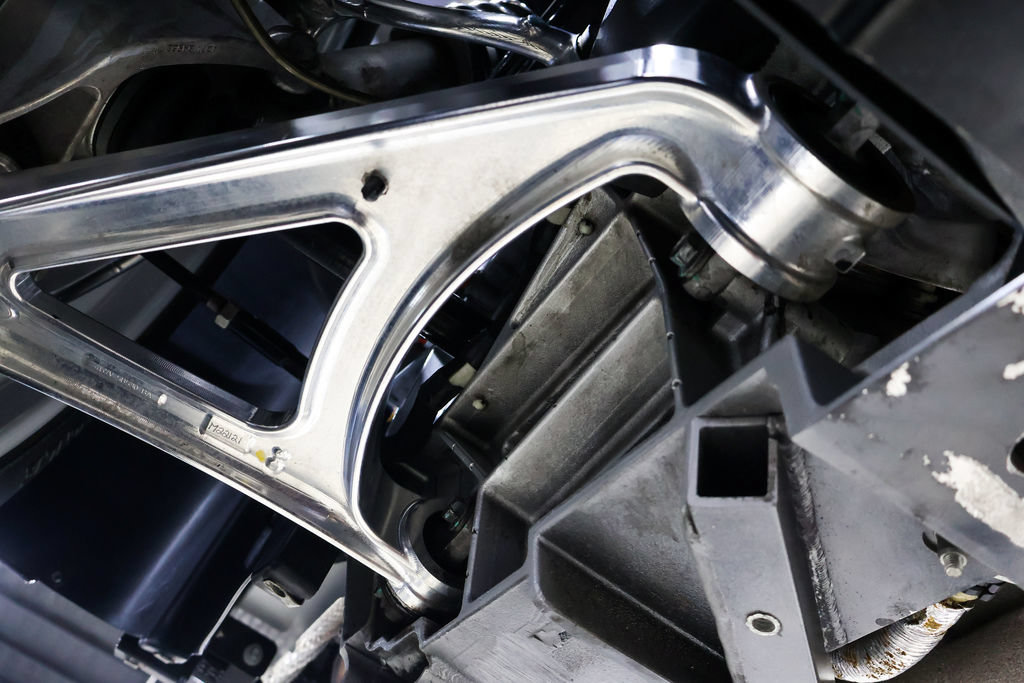 Used 2005 Ford GT RWD image 99