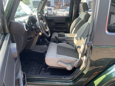 Used 2010 Jeep Wrangler Sahara w/ Dual Top Group AWD/4WD image 8