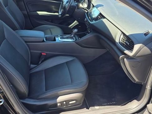 Used 2018 Buick Regal Essence image 13