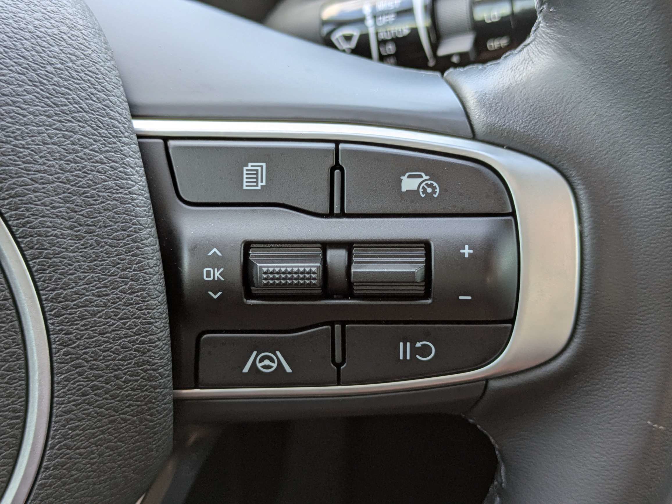 Used 2023 Kia Sportage EX FWD image 25