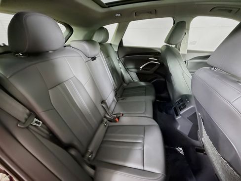 Certified 2025 Audi Q5 Premium w/ Convenience Package image 24