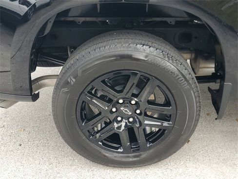 Used 2025 Chevrolet Silverado 1500 Custom image 7