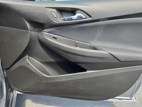 Used 2019 Chevrolet Cruze LT w/ Convenience Package FWD image 34