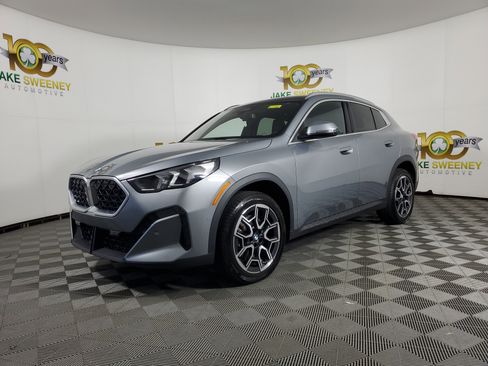 Certified 2025 BMW X2 xDrive28i w/ Premium Package image 3