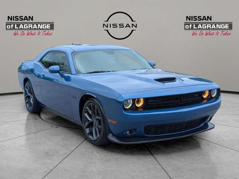 Used 2021 Dodge Challenger R/T w/ Driver Convenience Group RWD image 3
