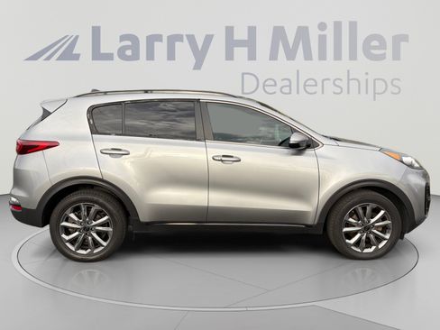 Used 2022 Kia Sportage Nightfall Edition w/ Nighfall AWD Premium Package image 6