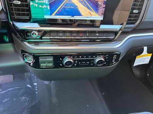 New 2026 GMC Sierra 1500 Elevation image 11