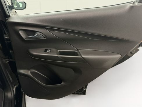 Used 2023 Chevrolet Bolt LT w/ Infotainment Package FWD image 31