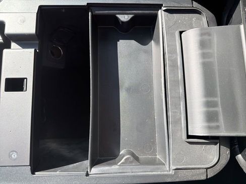 Certified 2022 Ford Explorer XLT w/ Equipment Group 202A image 40