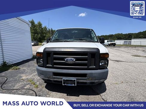 Used 2014 Ford E-250 and Econoline 250 Extended w/ Power Group RWD image 13