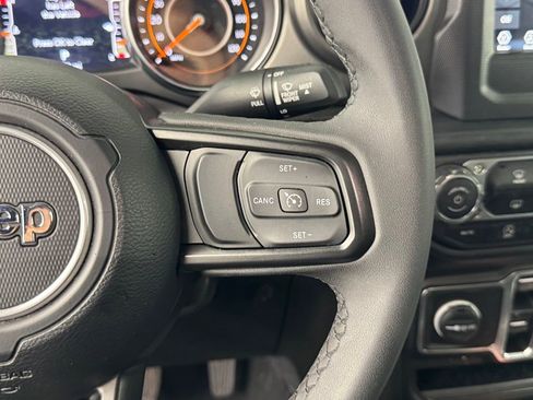 Used 2023 Jeep Gladiator Willys image 30