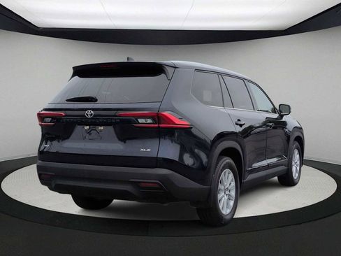 Used 2024 Toyota Grand Highlander AWD image 8