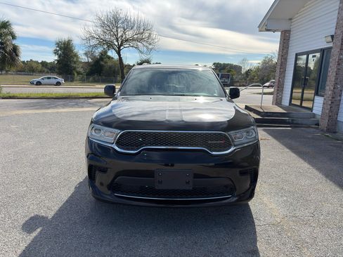Used 2023 Dodge Durango SXT image 2