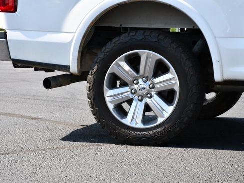 Used 2020 Ford F150 Lariat w/ Equipment Group 502A Luxury AWD/4WD image 10