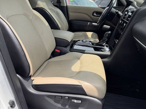 Used 2022 INFINITI QX80 Premium Select w/ All-Season Package AWD/4WD image 13