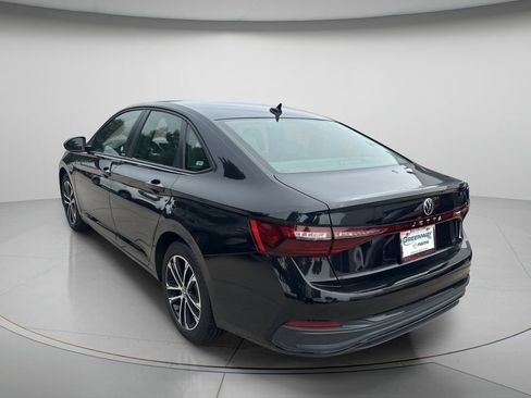 Used 2025 Volkswagen Jetta Sport FWD image 5