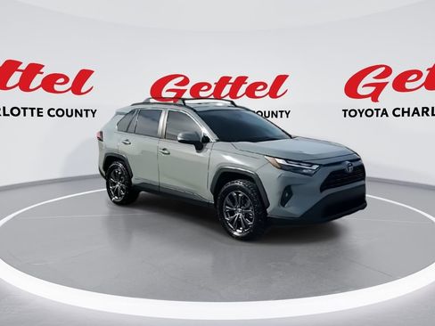 Used 2022 Toyota RAV4 XLE Premium image 2