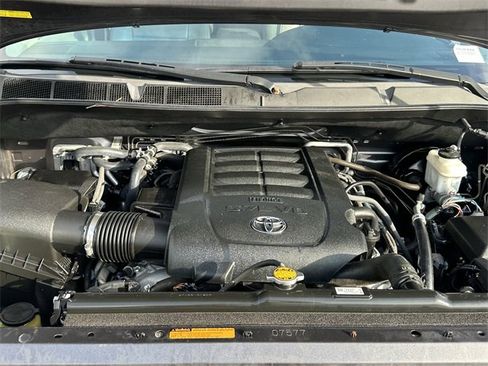 Used 2016 Toyota Sequoia Platinum image 31