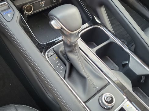 Used 2024 Kia Telluride EX w/ EX Captain's Chair Package FWD image 39