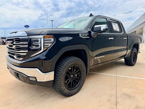 Used 2025 GMC Sierra 1500 SLT AWD/4WD image 6