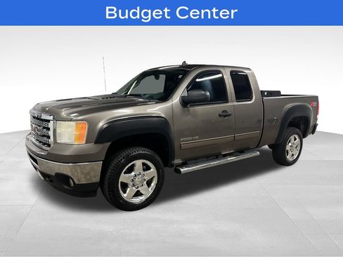 Used 2013 GMC Sierra 2500 SLE w/ SLE Preferred Package AWD/4WD image 4