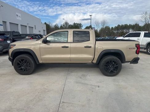 Used 2024 Chevrolet Colorado Trail Boss w/ Advanced Trailering Package image 10