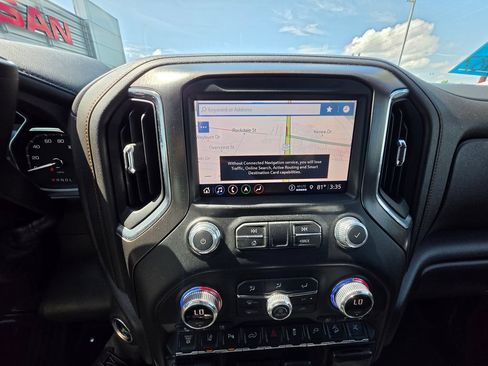 Used 2021 GMC Sierra 2500 AT4 w/ AT4 Premium Plus Package AWD/4WD image 24