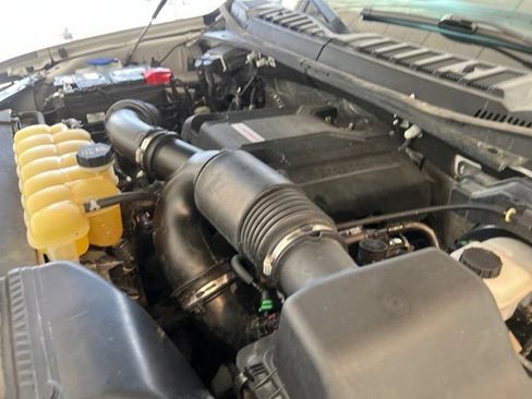 Used 2017 Ford F150 Raptor w/ Equipment Group 802A Luxury AWD/4WD image 32