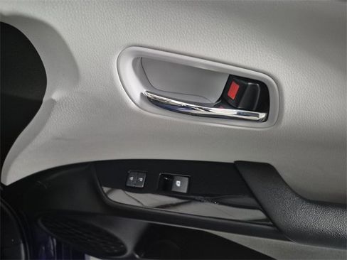 Certified 2016 Toyota Prius Four image 39