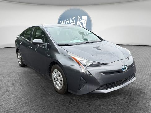 Used 2016 Toyota Prius Two FWD image 1