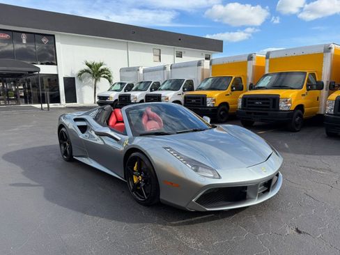 Used 2019 Ferrari 488 Spider image 9