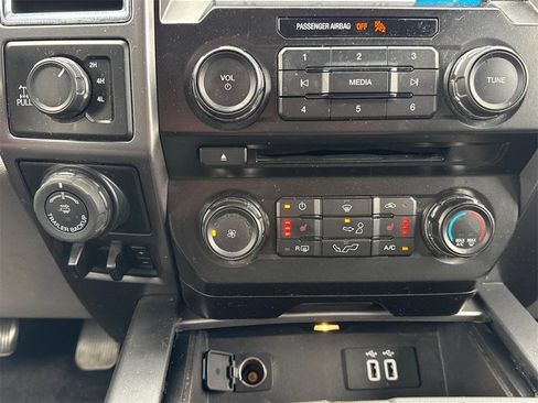 Used 2016 Ford F150 XLT w/ Equipment Group 302A Luxury image 30