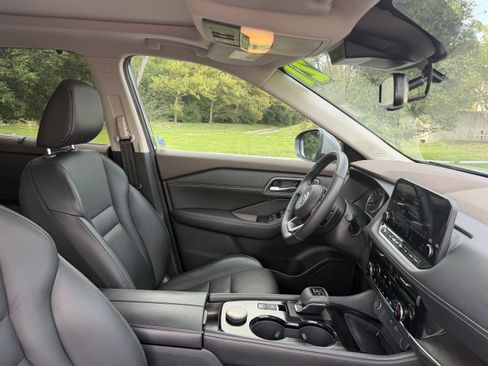 Used 2021 Nissan Rogue SL w/ Premium Package AWD/4WD image 8