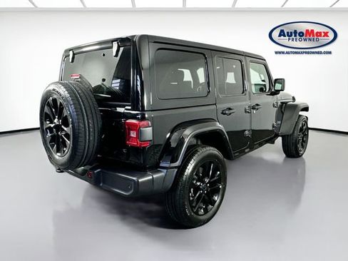 Used 2025 Jeep Wrangler Unlimited Sahara w/ Safety Group image 2
