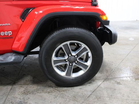 Used 2018 Jeep Wrangler Unlimited Sahara image 36