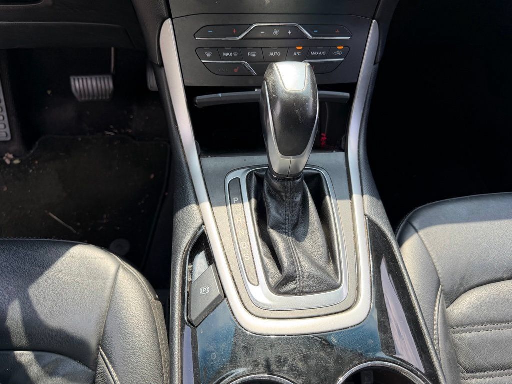 Used 2016 Ford Edge SEL w/ Equipment Group 201A FWD image 24