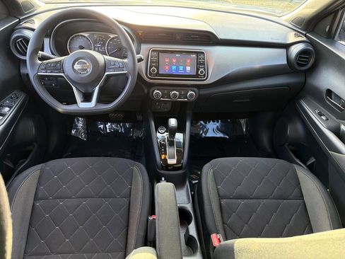 Used 2020 Nissan Kicks S image 13
