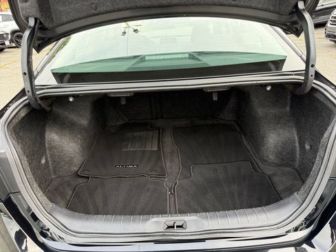 Used 2024 Nissan Altima 2.5 SV FWD image 23