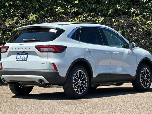 New 2025 Ford Escape SE image 4