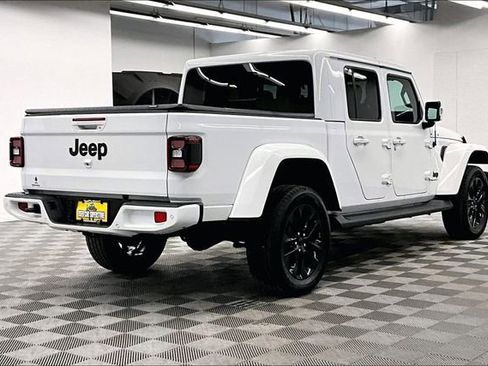 Used 2023 Jeep Gladiator Overland image 14
