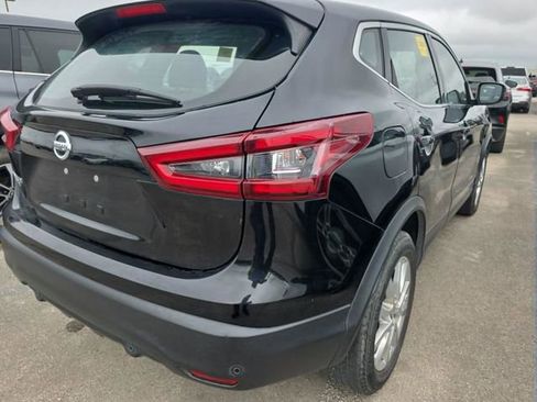 Used 2021 Nissan Rogue Sport S FWD image 2