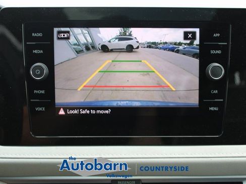 Certified 2025 Volkswagen Taos SE AWD/4WD image 14