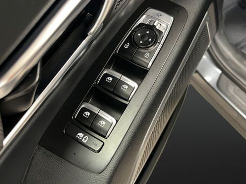Used 2024 Kia Telluride EX w/ EX Captain's Chair Package AWD/4WD image 22
